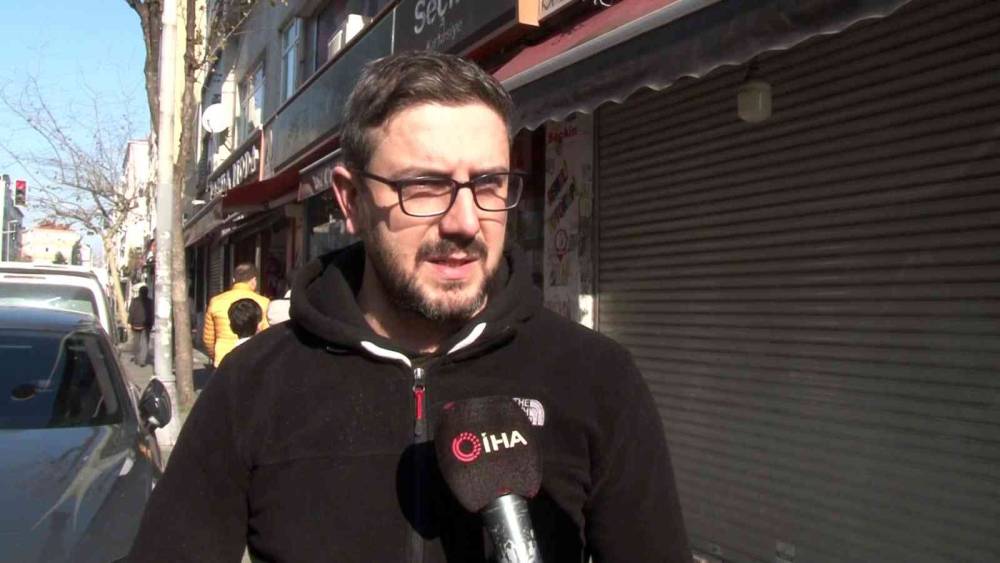 Fatih’te kırtasiyede kız çocuğunun taciz edilmesi olayının şüphelisine mahalleliden tepki