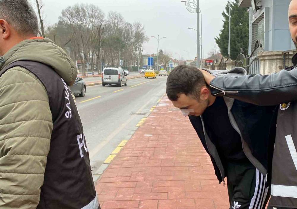 Minibüste pompalı tüfekle öldürmüştü, mahkemece tutuklandı