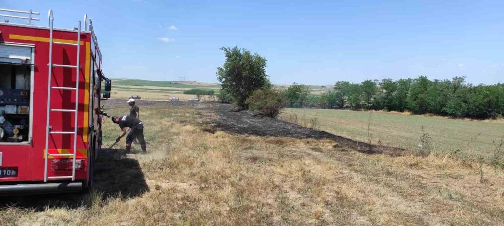 Lüleburgaz’da çıkan anız yangını söndürüldü