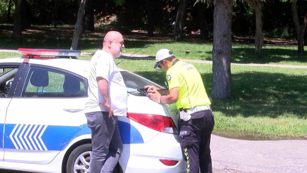 Maltepe’de bayramın son gününde dronlu trafik denetimi: Kurallara uymayan sürücülere ceza yağdı