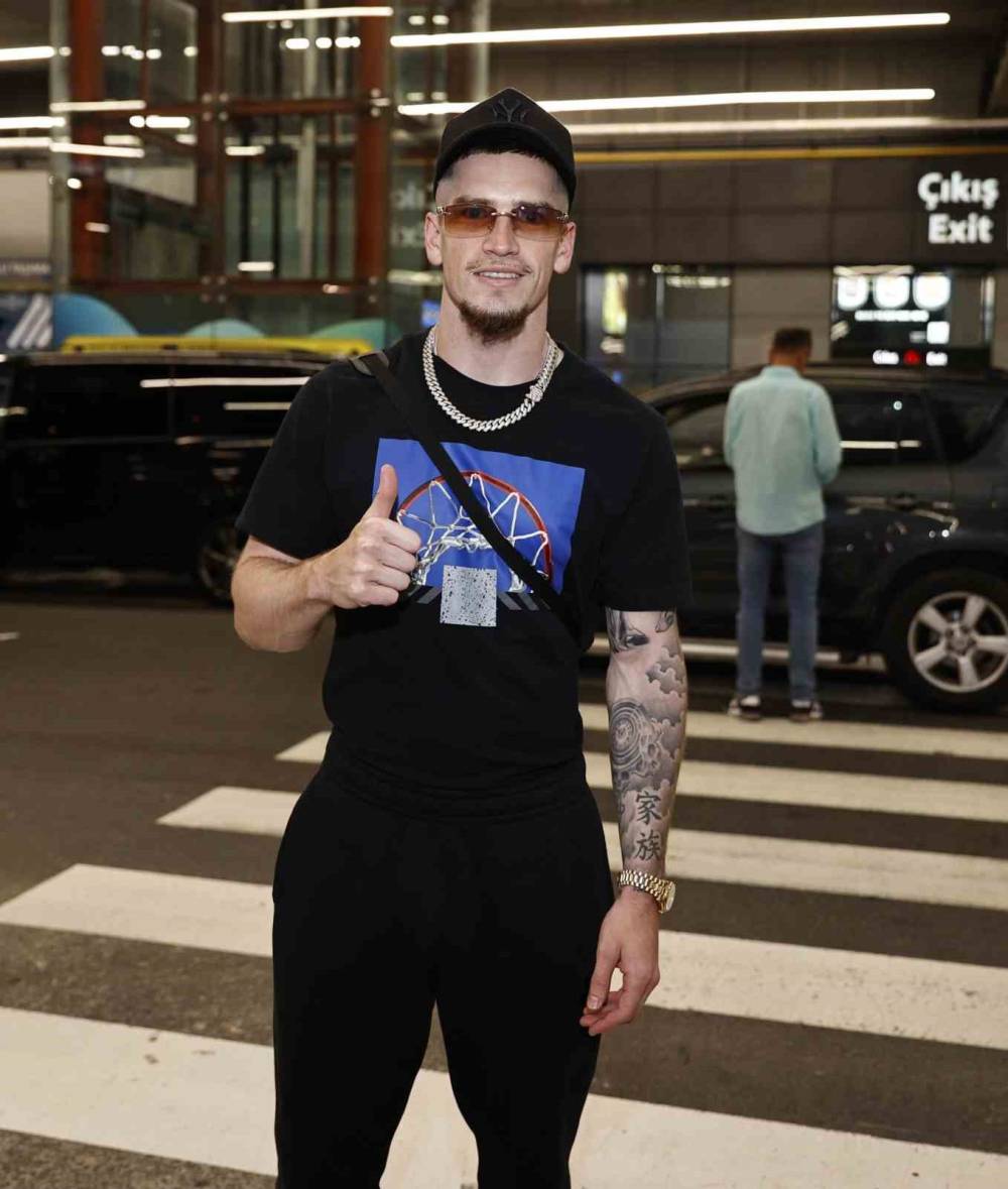 Ryan Kent İstanbul’da