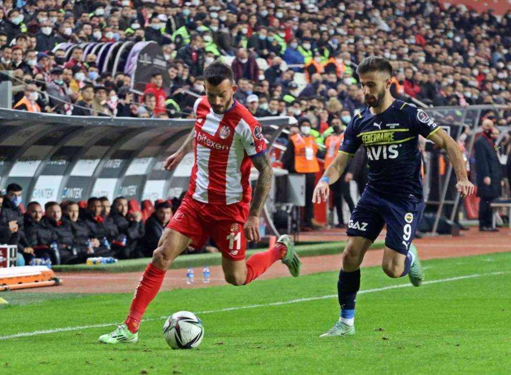 Fenerbahçe, Antalyaspor deplasmanında