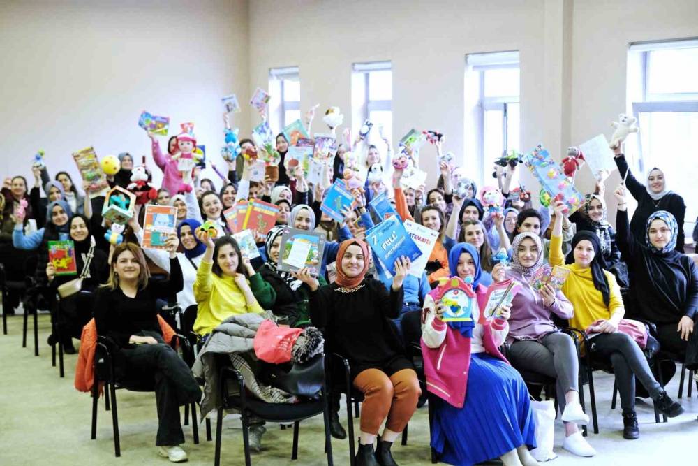 Bursa’da Ana Kucağı öğretmenleri yeni döneme hazır