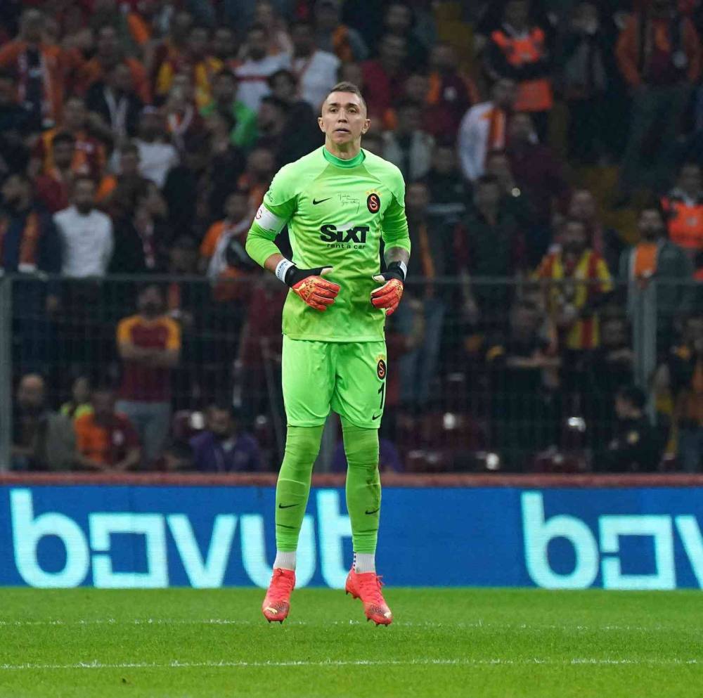 Fenerbahçe derbilerinin en deneyimlisi Fernando Muslera