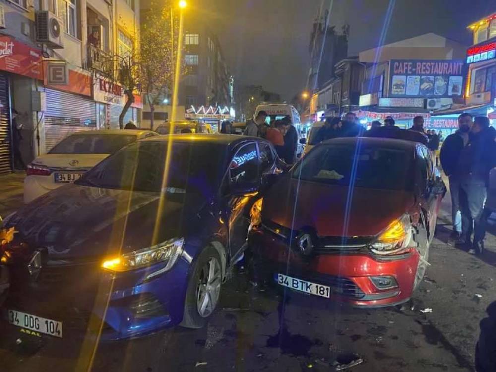 Fatih’te polisin ‘dur’ ihtarına uymadı, 3 araca çarptı, 1 kişi yaralandı