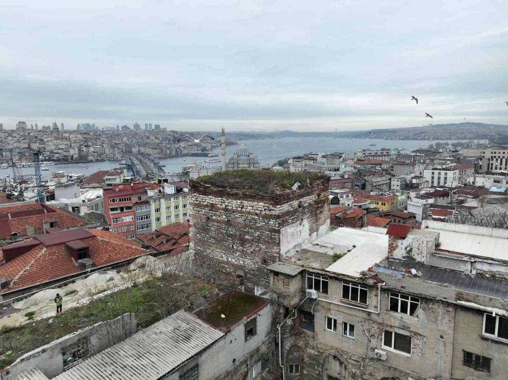 Bin 200 yıllık İrene Kulesi, sanat galerisine dönüştürüldü