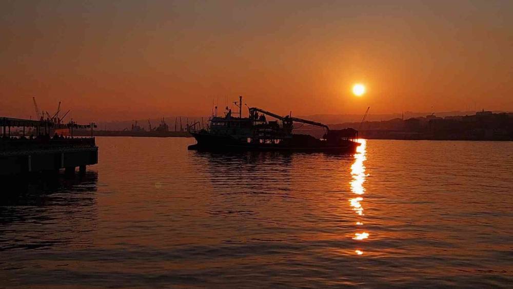 Maramara Deniz’inde muhteşem günbatımı