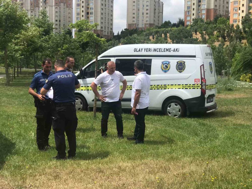 Başakşehir’de 18 yaşındaki genç parkta ölü bulundu