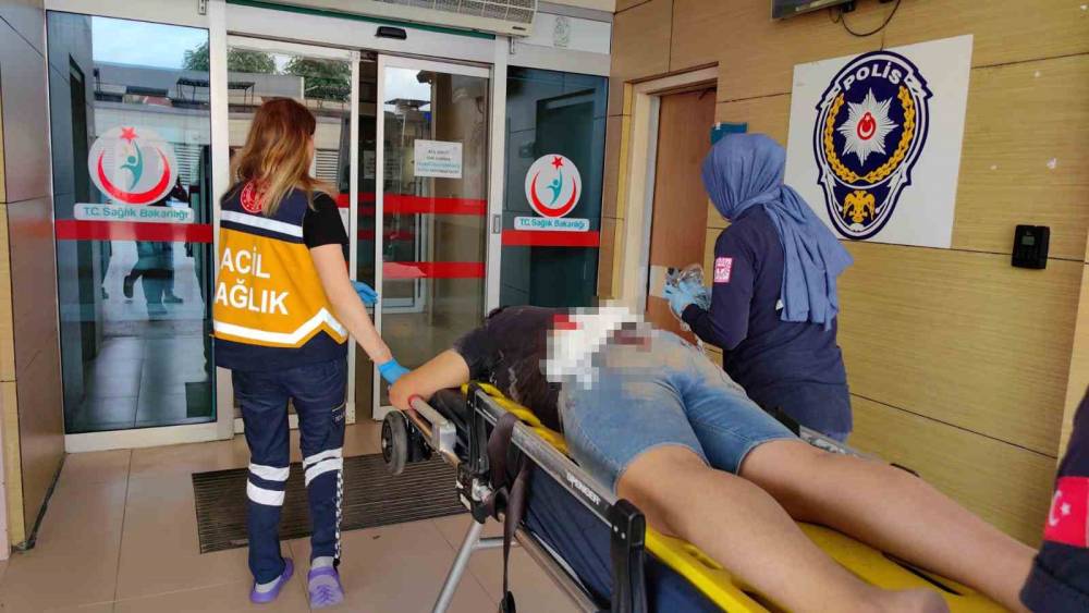 Bursa’da talihsiz olay, ahşap parçası kalçasına saplandı