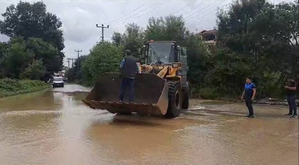 Kocaeli’nin turistlik ilçesi Kandıra da yağıştan nasibini aldı