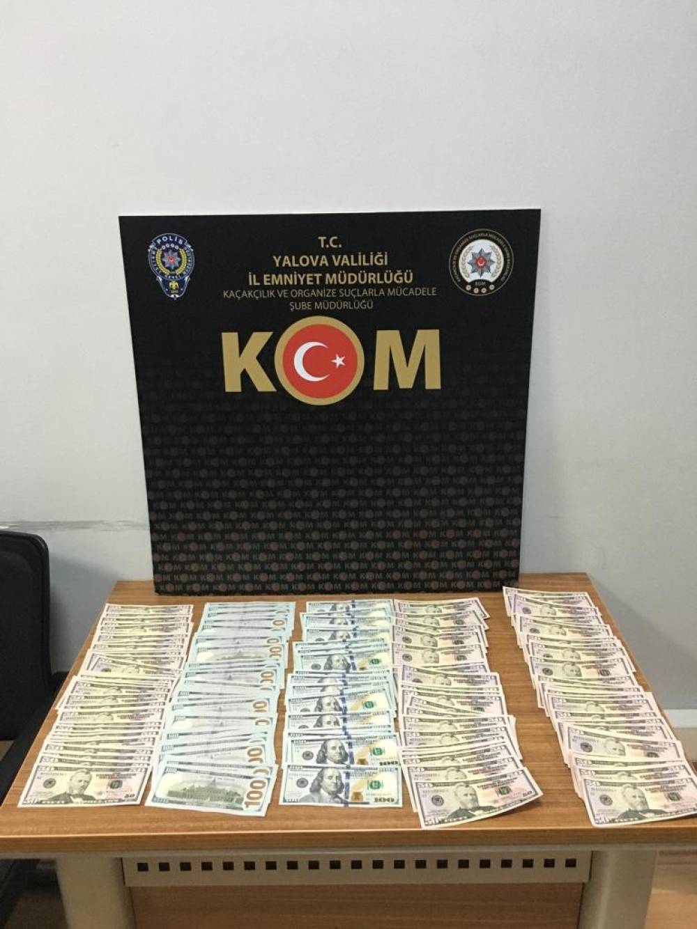 Yalova’da dövizcide sahte dolar bozdurmak isteyen şüpheli tutuklandı