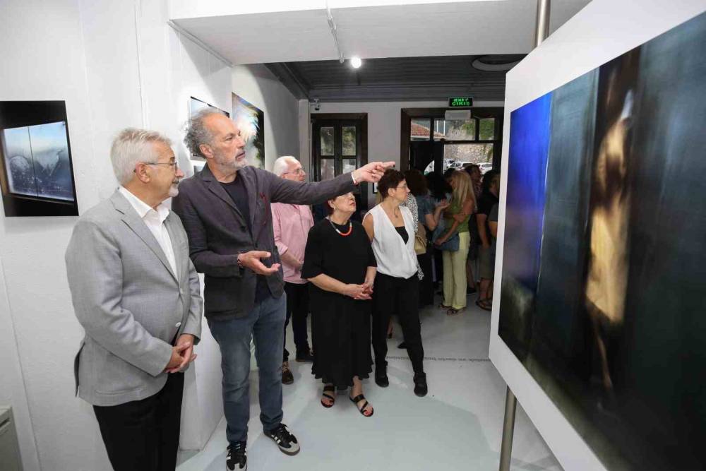 “Tükenmez Umut Mavisi” sergisi Fotoğraf Müzesi’nde açıldı