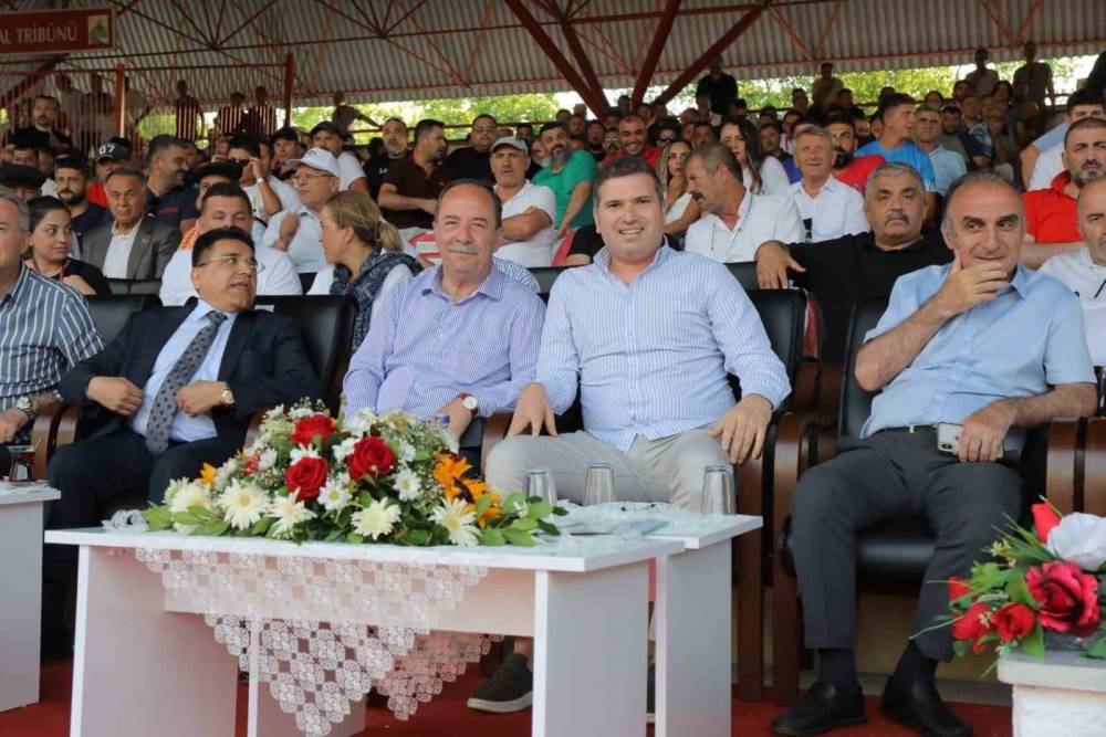 Tayfun Canlı Edremit’in zeytinyağı Kırkpınar yolcusu
