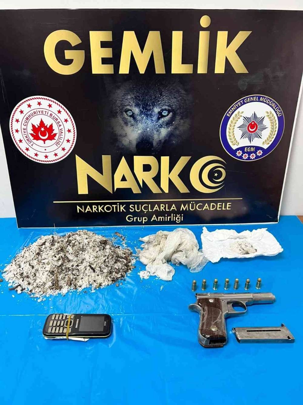 Polisten kaçan otomobilde uyuşturucu çıktı