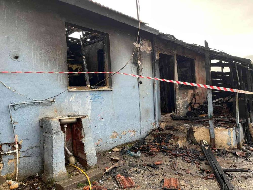 Hayrabolu’da müstakil ev yangında kül oldu