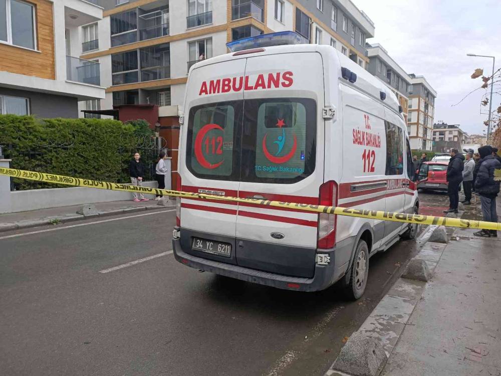 Beylikdüzü’nde site otoparkında intihar