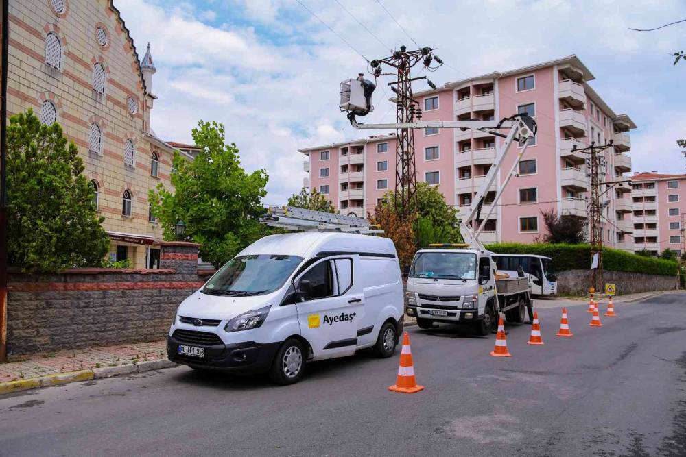 Ayedaş, Anadolu Yakası’nda kış hazırlıklarını tüm gücüyle sürdürüyor