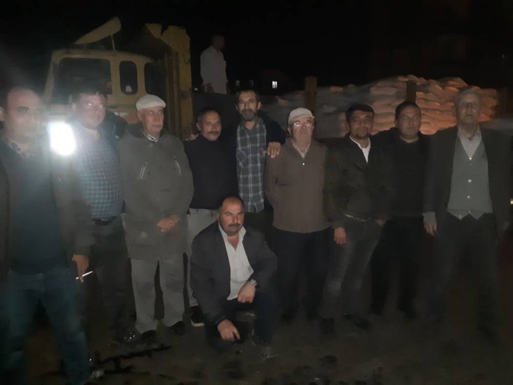 Burhaniye’de arıcılara şeker dağıtıldı