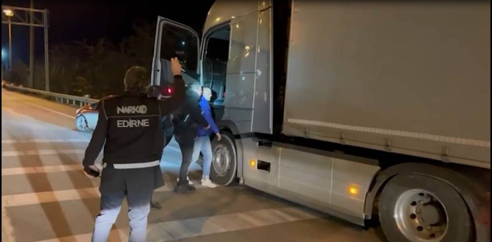 Kapıkule’den yurda giriş yapan tırda 39 kilo 298 gram skunk ele geçirildi
