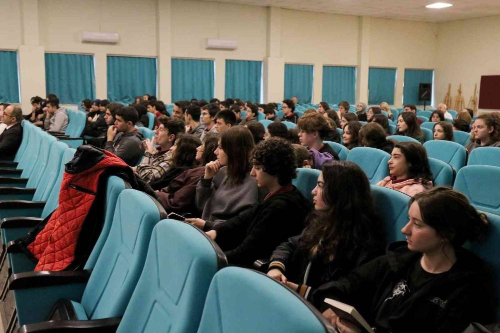 Etkinlikler ‘Uzaktaki Yakın: Adapazarı’ söyleşisi ile devam etti