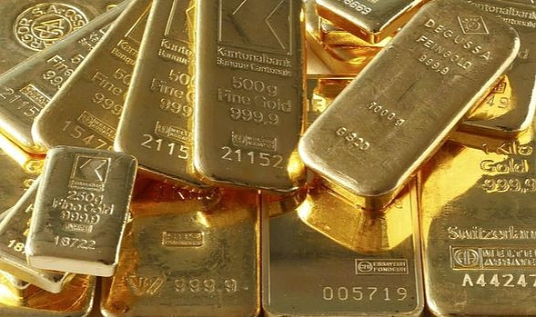 Altın, Fed'in faiz artırımı beklentileriyle sert düştü