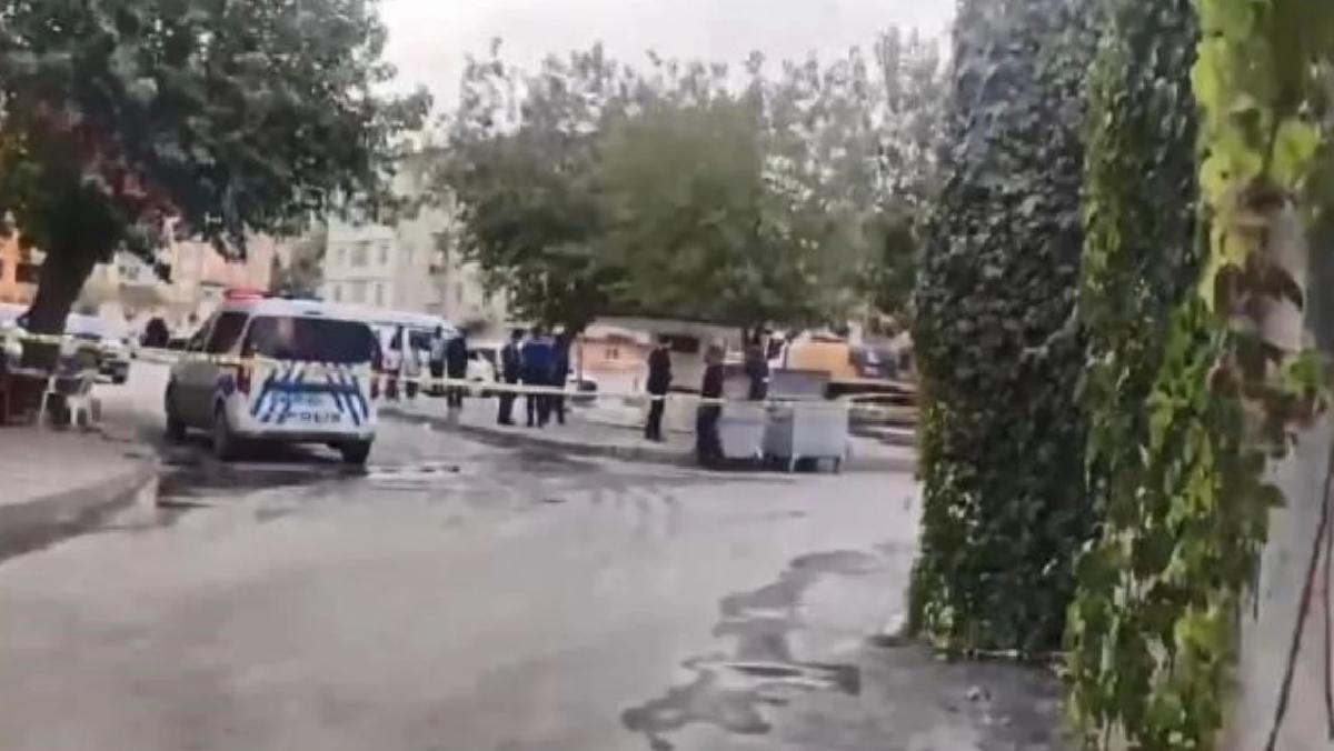 Elazığ'da inşaat işçisi iş makinesi ile kamyon arasında kalarak hayatını kaybetti