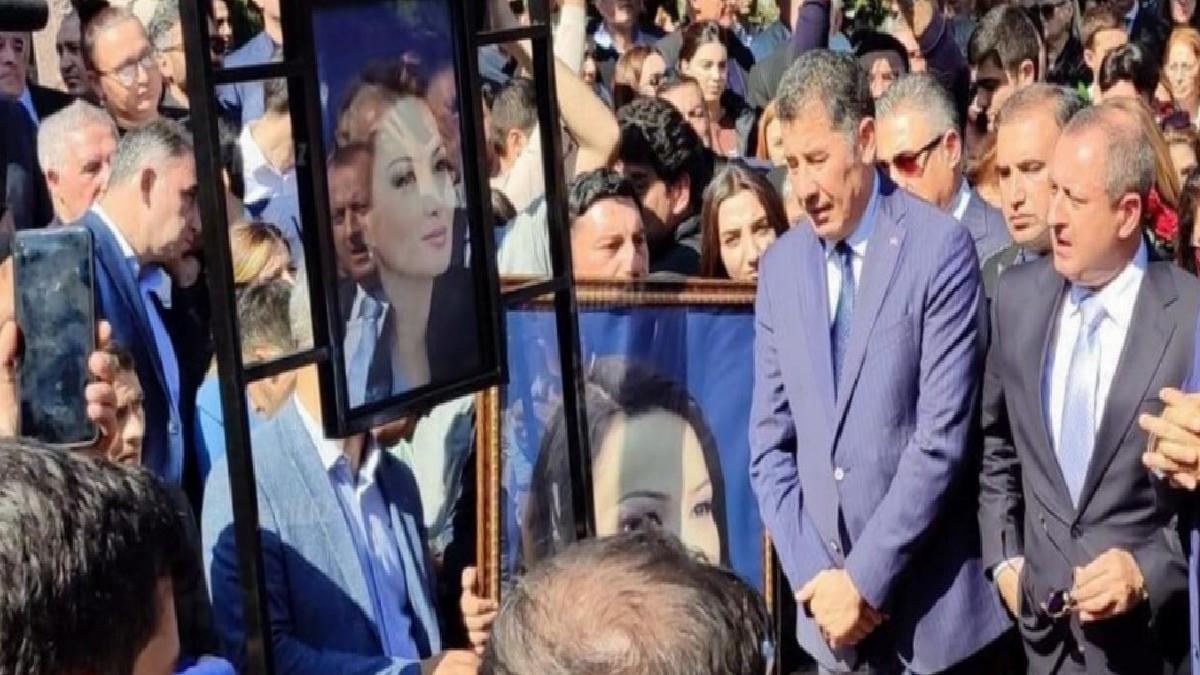 Ganire Paşayeva'nın cenaze merasimine katılan Sinan Oğan'ın duygusal anları