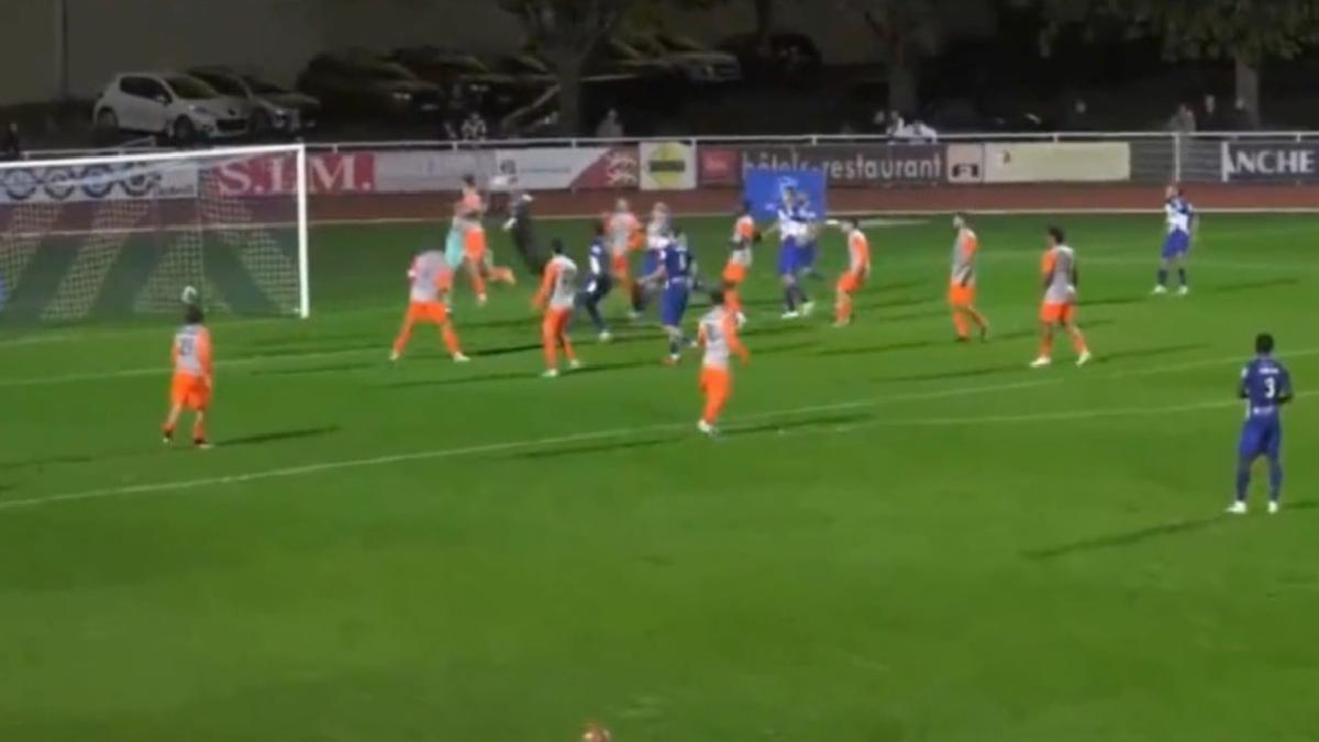 Kaleci evvel penaltıyı kurtardı, sonra gol attı