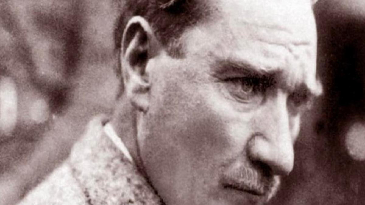 1923'te kurulan Türkiye Cumhuriyeti'nin ilk kabinesi...