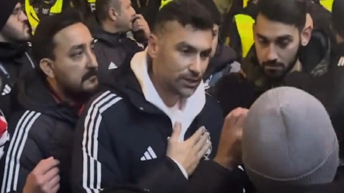 Beşiktaşlı taraftarlardan takıma tepki! Burak Yılmaz sakinleştirdi