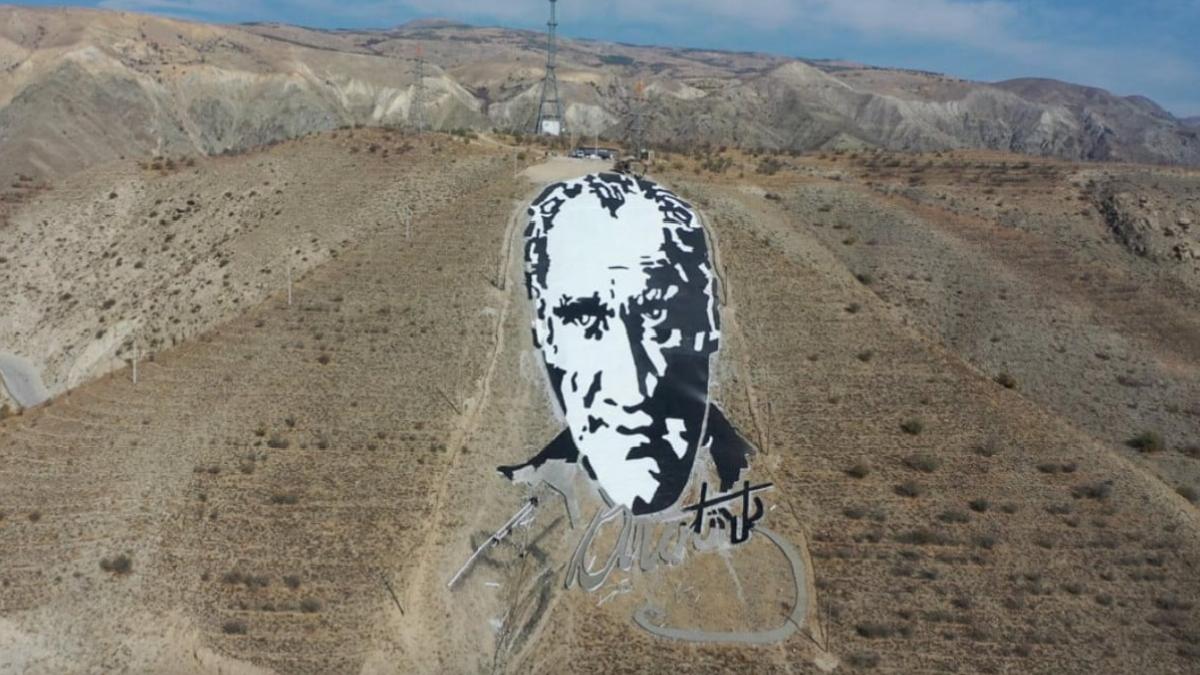 Erzincan'da uzaydan görülebilen Atatürk portresi yenilendi: 4 bin ton beton kullanıldı