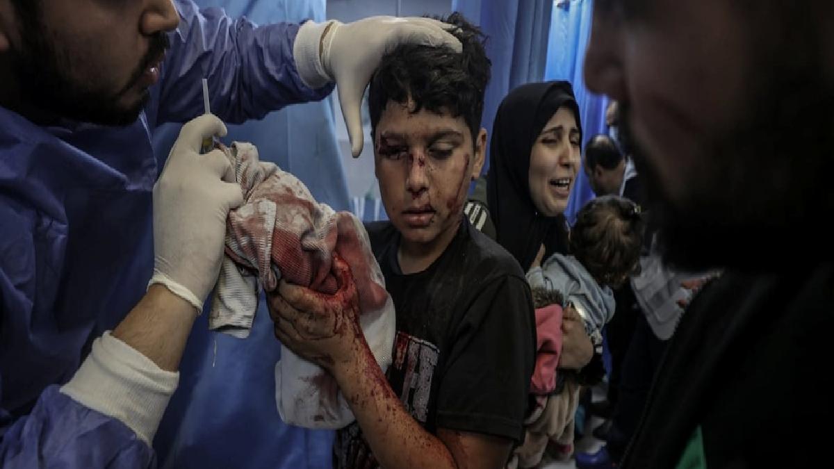 İsrail'in Gazze'de hastane saldırısı: Lübnan'da 1 gün yas ilan edildi