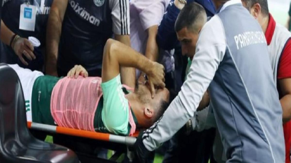 Maçta üzerine havai fişek isabet eden Panathinaikoslu Juankar, hastaneye kaldırıldı