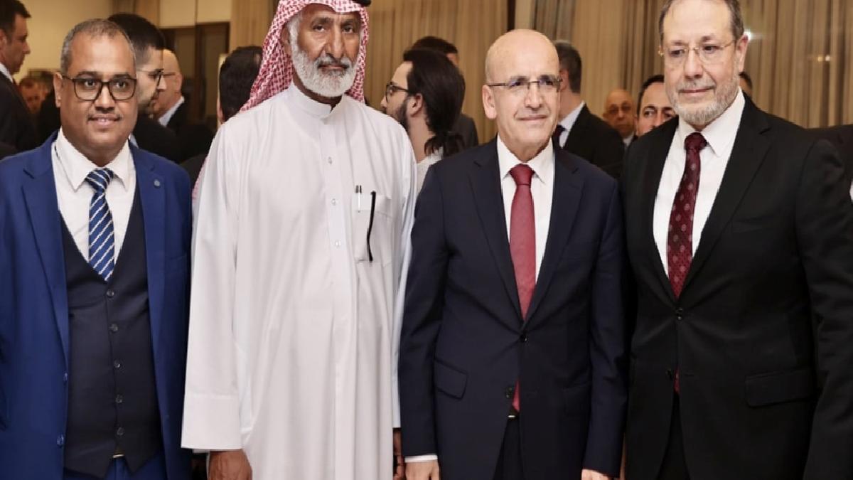 Mehmet Şimşek, Doha'da yatırım toplantısına katıldı