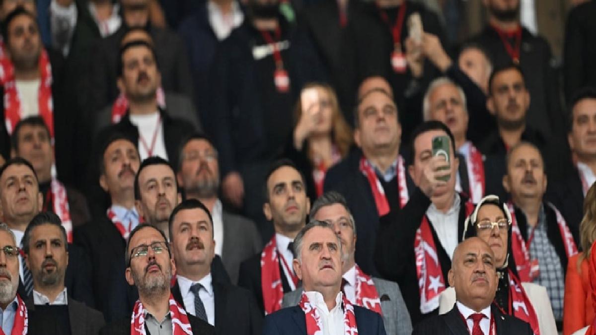 Osman Aşkın Bak: Milletimize bu sevinci yaşattığımız için mutluyuz