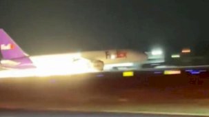 ABD'de iniş sonrası piste sürten uçak faciadan döndü