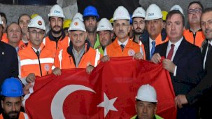 Abdulkadir Uraloğlu: 21 yılda ulaşım ve iletişim altyapı projelerine 194 milyar dolar yatırım