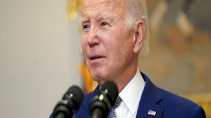 ABD'yi endişelendiren anlar: Biden konuşurken duraksadı