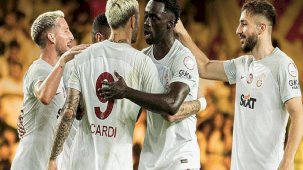 Antalyaspor-Galatasaray maçının ardından çarpıcı yorum: Bir beden büyük forma giymek zorunda...