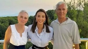 Babasını trafik kazasında kaybeden Özge Ulusoy mahkeme kararına isyan etti