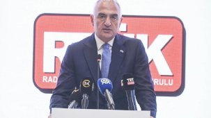 Bakan Ersoy: Toplumsal değerlerimizi hiçe sayan yayınlara göz yumamayız