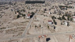 Depremin vurduğu Hatay'da binlerce binanın yerini araziler aldı
