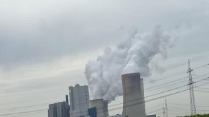 Dünyada fosil yakıttan elektrik üretimi düşüşte