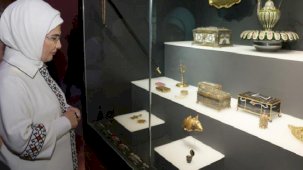 Emine Erdoğan'dan devlet başkanları eşleriyle Topkapı Sarayı'na ziyaret