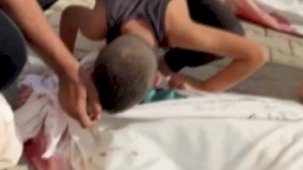 Gazze'ye roket saldırıları! Küçük çocuk kefenler arasında ailesini aradı...