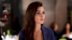 Hande Erçel İtalya'da! Tarzı sosyal medyaya damga vurdu