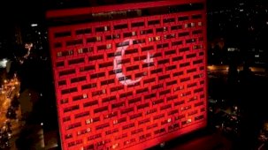 Hırvatistan'daki yüksek bina Türk bayrağı renkleriyle aydınlatıldı