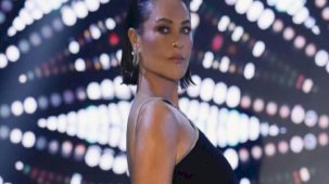 Hülya Avşar'dan yeni kare! Fit görünümünü sergiledi