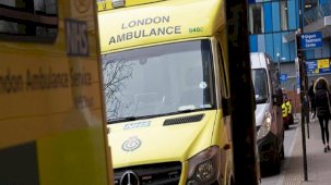 İngiltere'de sağlık çalışanlarından bakanlığın İsrail'e destek açıklamasına tepki