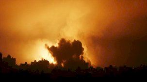 İsrail ordusu Gazze'de sivil konvoyu vurdu